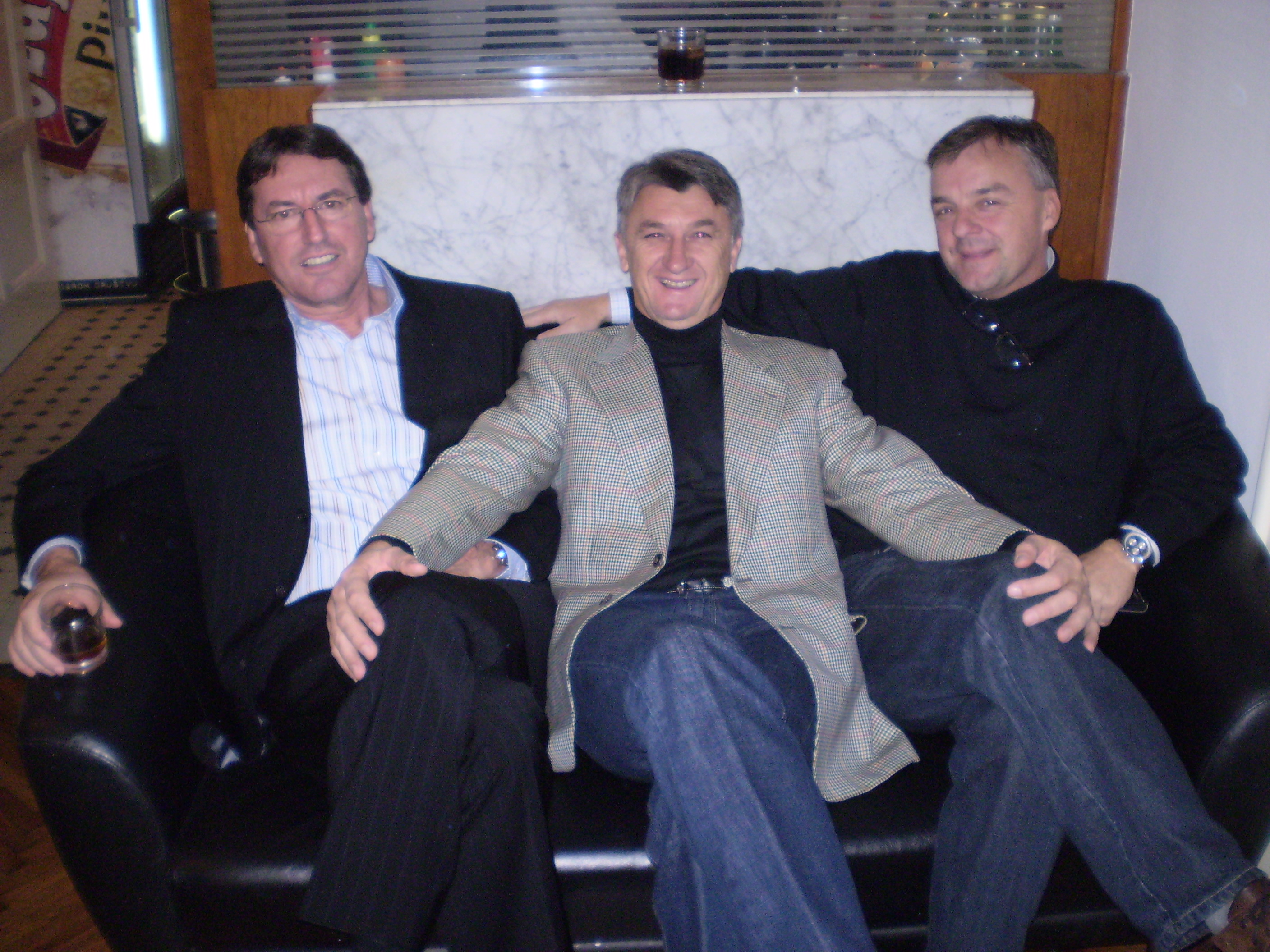 Klapa Kontrada u Klubu Zadrana u Zagrebu