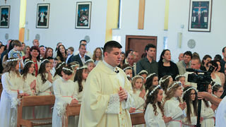 Bibinje: sakrament Prve pričesti, foto-L. Banić Bibinje: sakrament Prve pričesti, foto-L. Banić