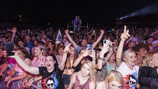 Mišo Kovač i prijatelji na Starom placu u Splitu Mišo Kovač i prijatelji na Starom placu u Splitu