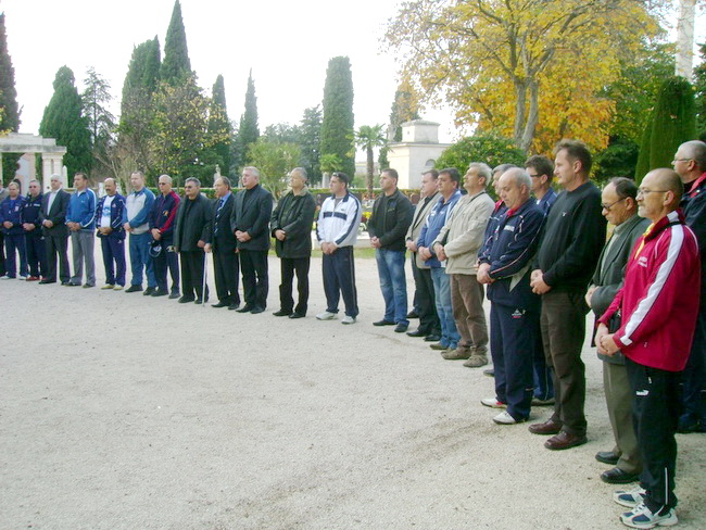 Gradsko groblje: Sudionici 15. SSNIDOR-a polazu vijence