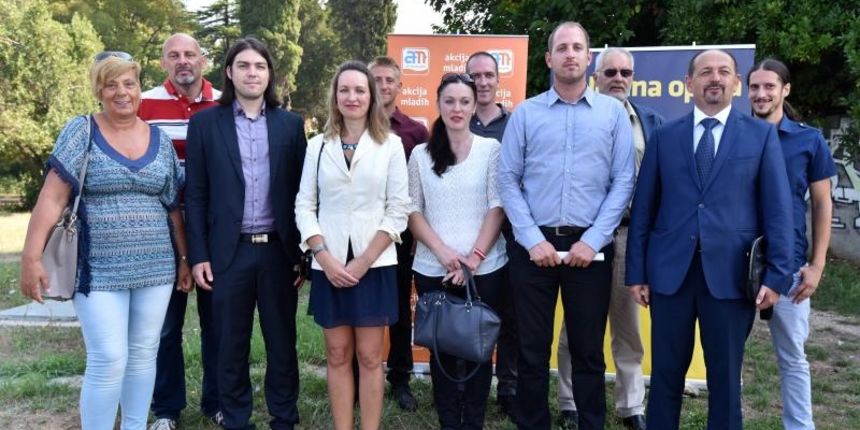 U Maraska parku predstavljena je lista kandidata za IX. izbornu jedinicu koalicije Jedina opcija, koju cine Zivi zid, Promijenimo Hrvatsku, Udruga Franak i Akcija Mladih. Ivan Vilibor Sincic, Ivan Lovrinovic. Photo: Dino Stanin/PIXSELL U Maraska parku predstavljena je lista kandidata za IX. izbornu jedinicu koalicije Jedina opcija, koju cine Zivi zid, Promijenimo Hrvatsku, Udruga Franak i Akcija Mladih. Ivan Vilibor Sincic, Ivan Lovrinovic. Photo: Dino Stanin/PIXSELL