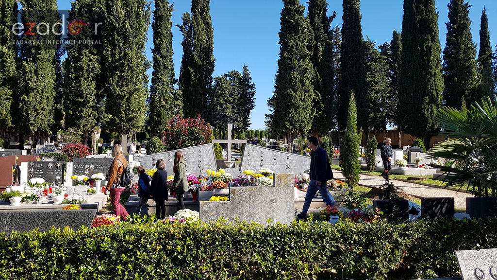Blagdan Svih svetih na zadarskim grobljima
