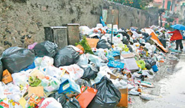 Otpad – plastične vrećice (Foto: Vjesnik)