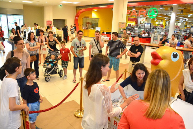 Supernova: Nogometno ludilo i izvlačenje dobitnika automobila Audi A1 Supernova: Nogometno ludilo i izvlačenje dobitnika automobila Audi A1