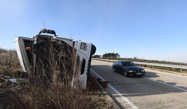 Udar bure prevrnuo šleper kod Kruševa