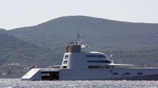 Superjqahta “A” usidrena u zadarskom kanalu Superjqahta “A” usidrena u zadarskom kanalu