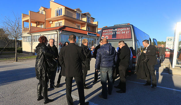 Blagdanski koncert okupio je brojne izvođače. Nastupio je Marko Perković Thompson, klapa Luna, klapa Kalelarga, klapa Hrvace