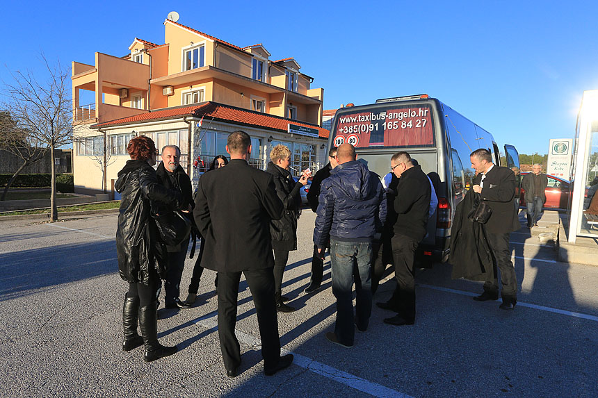 Blagdanski koncert okupio je brojne izvođače. Nastupio je Marko Perković Thompson, klapa Luna, klapa Kalelarga, klapa Hrvace