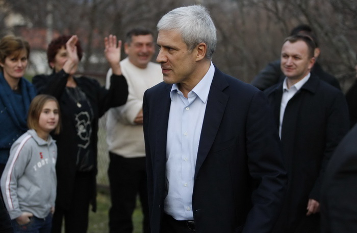 Gracac, 251110.
Danas popodne predsjednik Srbije Boris Tadic i predsjenik Hrvatske Ivo Josipovic posjetili su Gracac i sajam tradicijskih proizvoda i obrta pod nazivom Jesen u Gracacu.
Foto: Jure Miskovic / CROPIX Gracac, 251110.
Danas popodne predsjednik Srbije Boris Tadic i predsjenik Hrvatske Ivo Josipovic posjetili su Gracac i sajam tradicijskih proizvoda i obrta pod nazivom Jesen u Gracacu.
Foto: Jure Miskovic / CROPIX