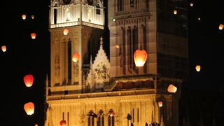 Na tržnici Dolac održan je peti performans Kapulica & Lampioni.  Foto: PIXSELL