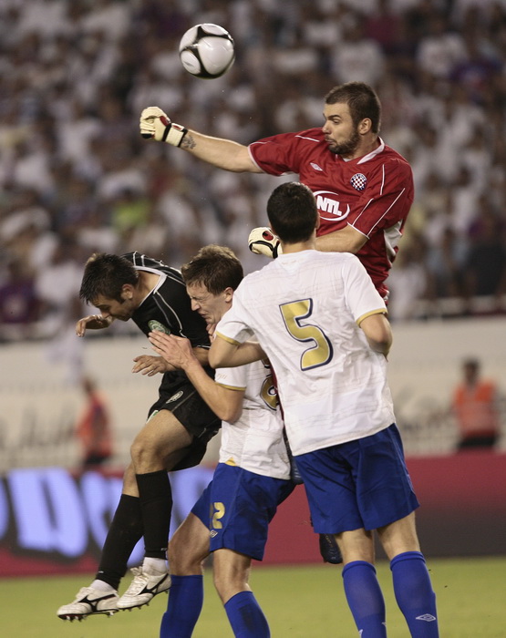 Split 190810.
Stadion NK Hajduka u Poljudu
Predkolo Evropskog kupa : NK Hajduk – Unirea 
Na fotografiji : Mario Maloca, Jurica Buljat i  Bozidar Radosevic
Foto: Vladimir Dugandzic / CROPIX