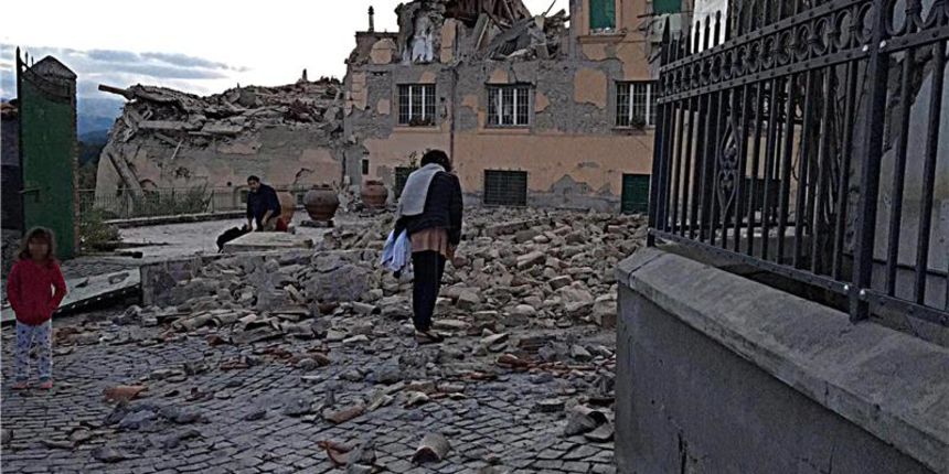 Posljedice potresa snage 6,2 u mjestu Amatrice u Umbriji. Foto: Hina Posljedice potresa snage 6,2 u mjestu Amatrice u Umbriji. Foto: Hina