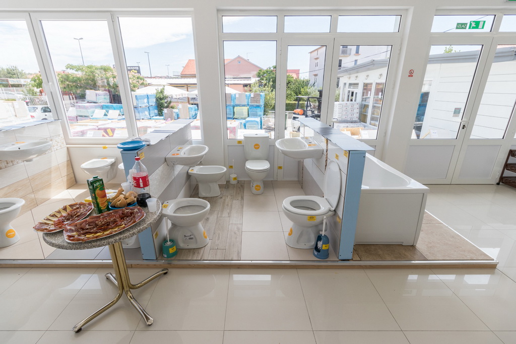 Vrhunska ponuda sanitarija i keramičkih pločica po nevjerojatnim cijenama u novootvorenoj trgovini “Latrina”