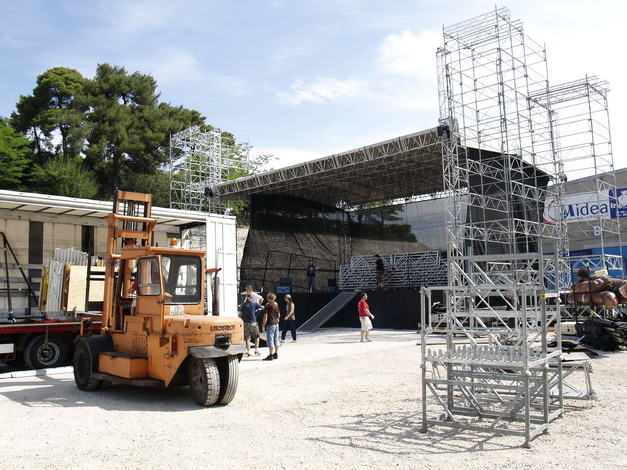 OLYMPUS DIGITAL CAMERA OLYMPUS DIGITAL CAMERA