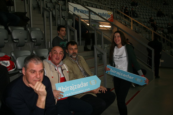 Košarkaši i navijači KK Zadar podržali akciju #birajzadar Košarkaši i navijači KK Zadar podržali akciju #birajzadar