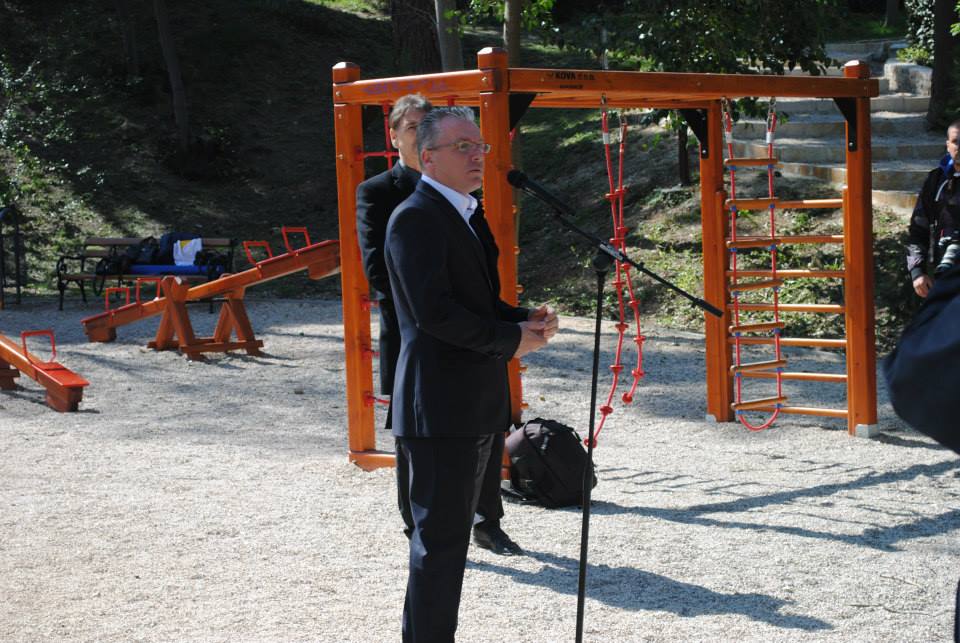 Perivoj Vladimira Nazora uređen u sklopu projekta “Zeleni otoci” Perivoj Vladimira Nazora uređen u sklopu projekta “Zeleni otoci”