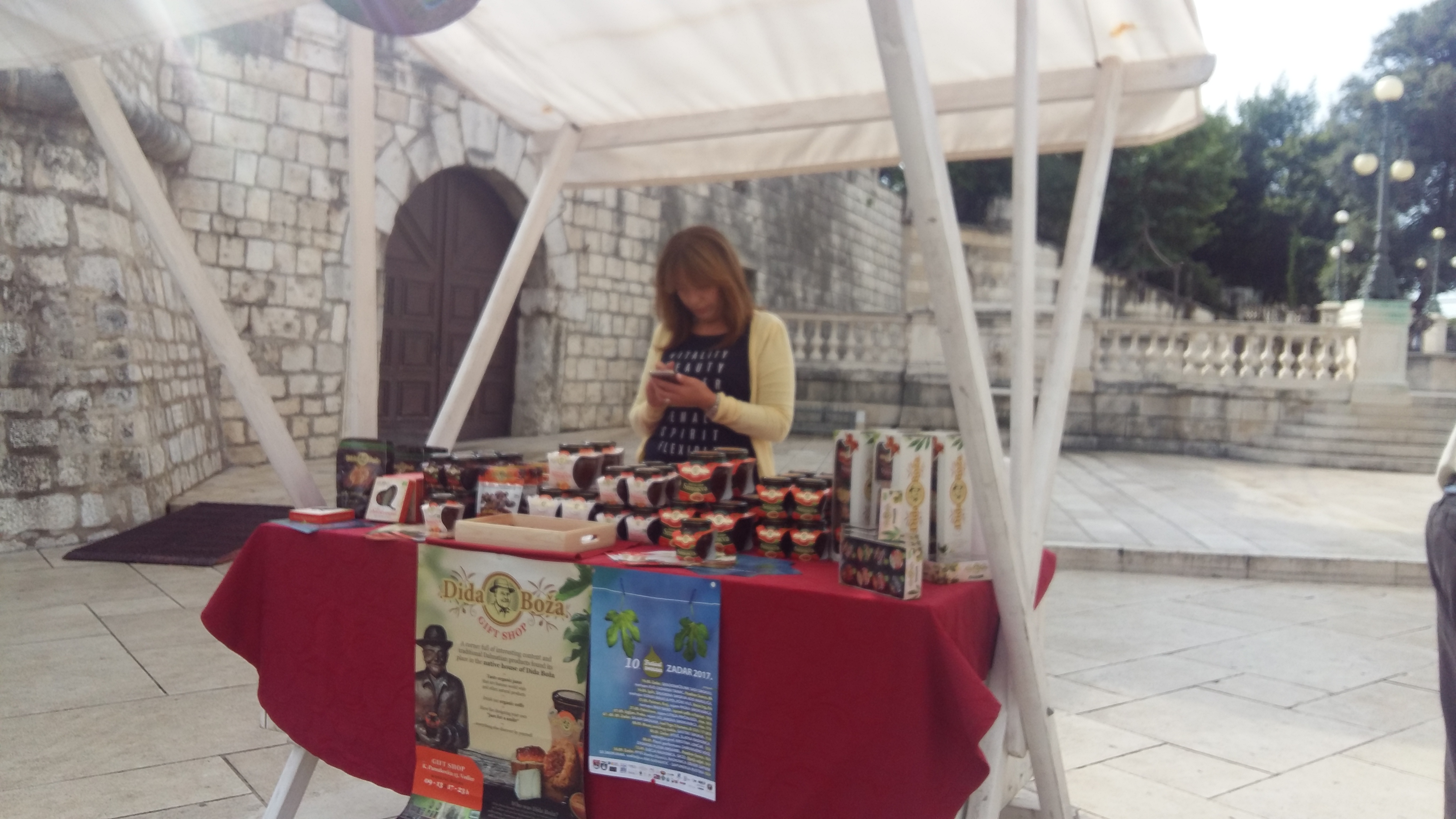 Sajam smokava na Trgu Petra Zoranića Sajam smokava na Trgu Petra Zoranića