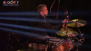 Tisuće Zadrana uživalo na krcatom Narodnom trgu i Tgu Petra Zoranića uz Tomislava Bralića i klapu Intrade Tisuće Zadrana uživalo na krcatom Narodnom trgu i Tgu Petra Zoranića uz Tomislava Bralića i klapu Intrade