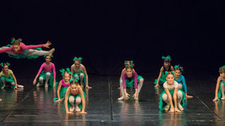 Božićna čestitka plesnog odjela Glazbene škole Blagoje Bersa