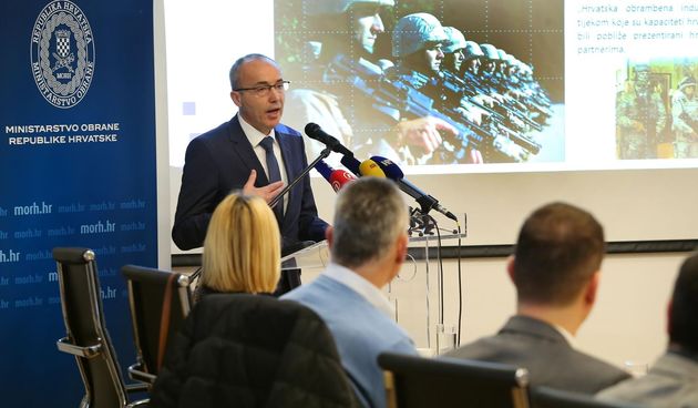 Prezentacija Plana nabave Ministarstva obrane RH za 2018. godinu s osvrtom na realizaciju Plana nabave u 2017. godini. Damir Krsticevic.