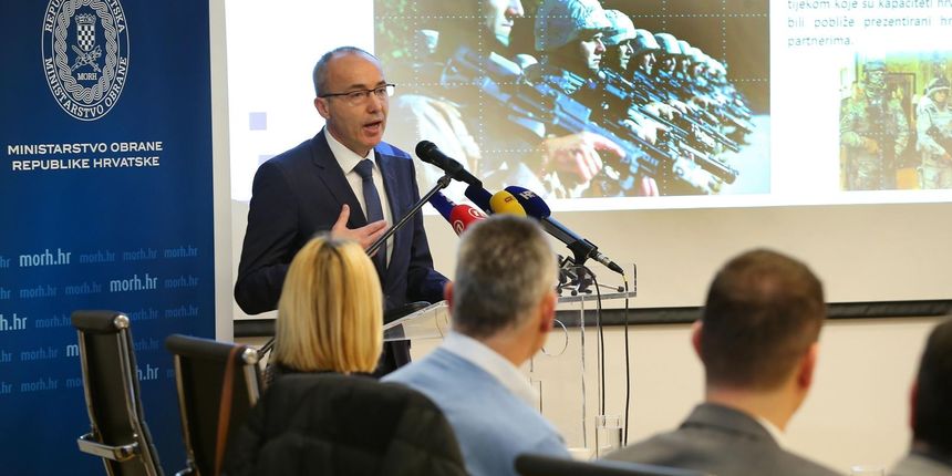 Prezentacija Plana nabave Ministarstva obrane RH za 2018. godinu s osvrtom na realizaciju Plana nabave u 2017. godini. Damir Krsticevic. Prezentacija Plana nabave Ministarstva obrane RH za 2018. godinu s osvrtom na realizaciju Plana nabave u 2017. godini. Damir Krsticevic.