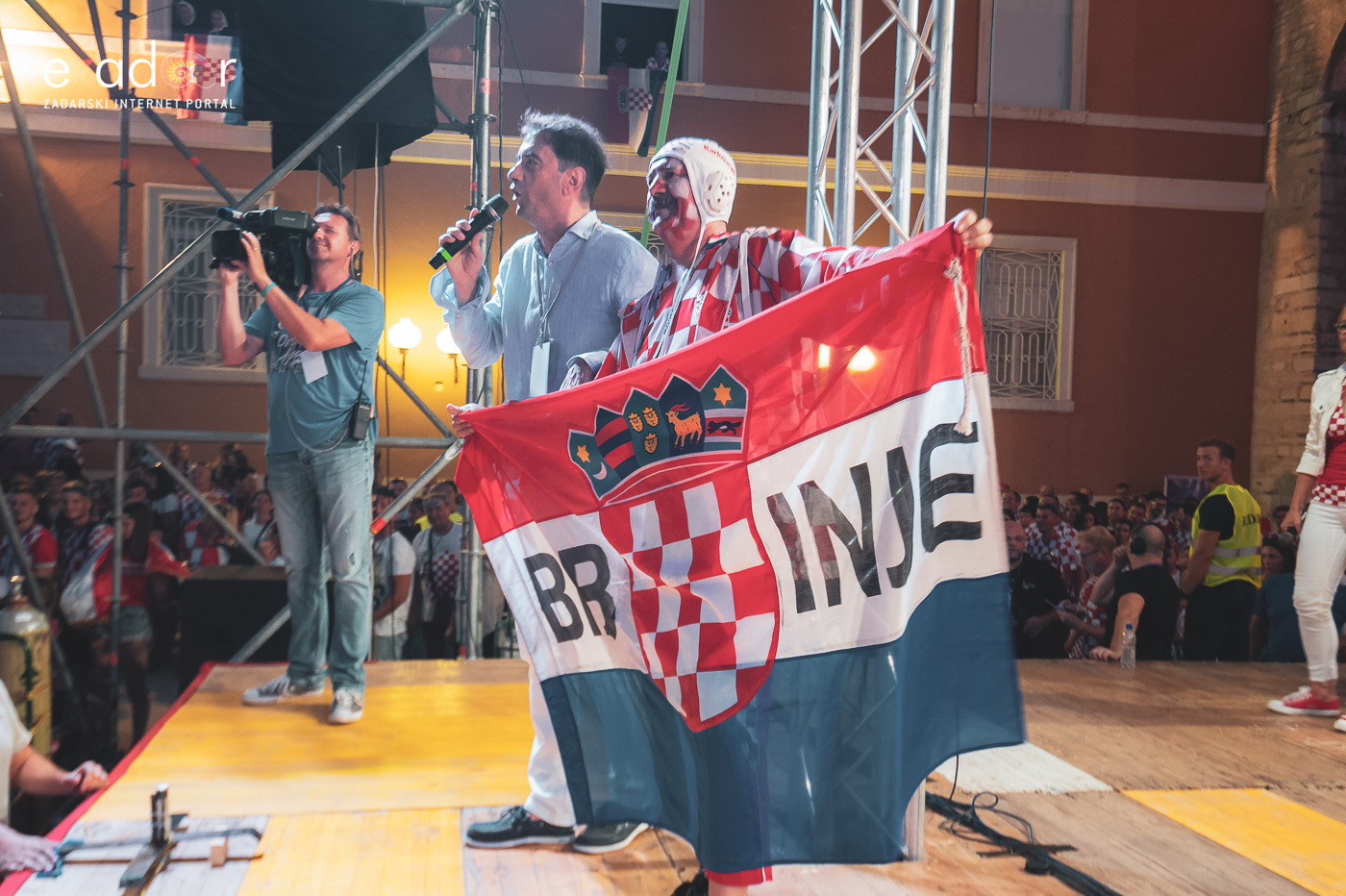 Zadar priredio čudesan doček svojim Vatrenim herojima (1)