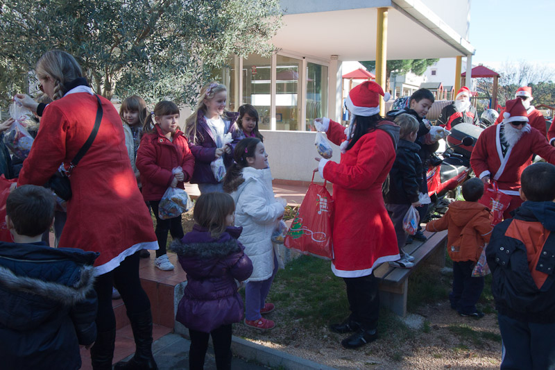 Biograd: Moto Mrazovi Duhovi u posjeti djecjim vrticima, Foto: Franjo Juric Biograd: Moto Mrazovi Duhovi u posjeti djecjim vrticima, Foto: Franjo Juric
