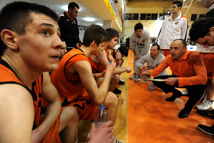 Sibenik ,170213.
Dvorana Baldekin 
Derbi utakmica izmedju GKK Sibenik i Sonik Puntamika Zadar za prvaka A2 Hrvatske kosarkaske lige Jug.
Na fotografiji: Jeronimo Sarin trener Sibenika.
Foto: Niksa Stipanicev / CROPIX