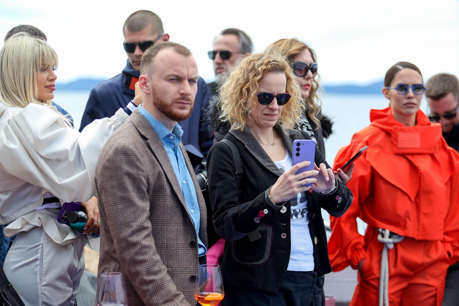 Ekološka manifestacija “Uz more, za more: zelena misija za održivu budućnost Hrvatske” održala se danas na plivarici Škoda koja je jutros u 11 sati isplovila iz zadarske luke Gaženica prema Ugljanu gdje će se provela akcija izvlačenja odbačenih ribarskih Ekološka manifestacija “Uz more, za more: zelena misija za održivu budućnost Hrvatske” održala se danas na plivarici Škoda koja je jutros u 11 sati isplovila iz zadarske luke Gaženica prema Ugljanu gdje će se provela akcija izvlačenja odbačenih ribarskih