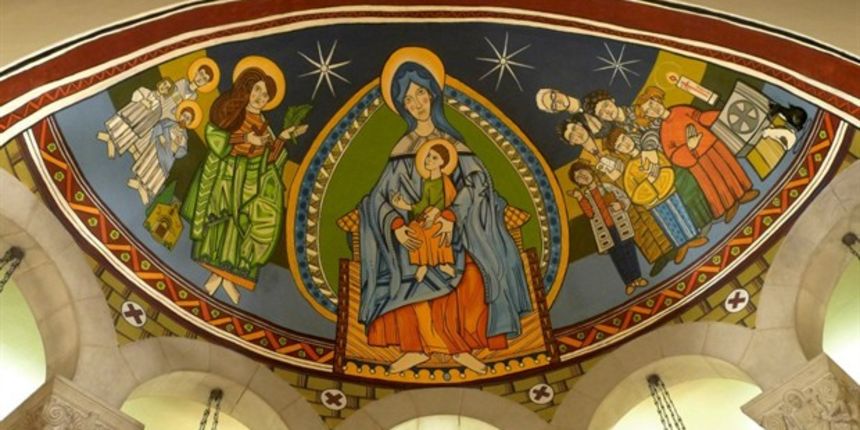 Da se uređenju sakralnih objekata ne pristupa isključivo konzervativno, pokazao je slučaj uređenja crkve Santa Eulalia nedaleko od Barcelone, čiji je strop oslikao grafiter Raul Sanchez Araque Da se uređenju sakralnih objekata ne pristupa isključivo konzervativno, pokazao je slučaj uređenja crkve Santa Eulalia nedaleko od Barcelone, čiji je strop oslikao grafiter Raul Sanchez Araque