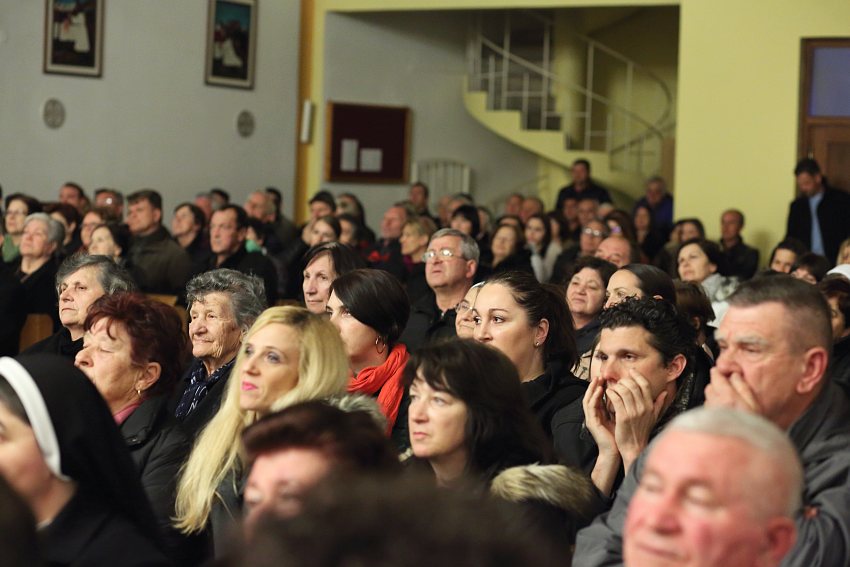 (V)Ladari i (V)Ladarice folklorne scene u Hrvatskoj još jednom oduševili Bibinjce. Foto: Leo Banić