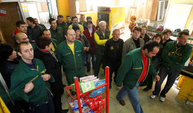 Prosvjed radnika Peveca (Foto: Goran Mehkek / CROPIX)