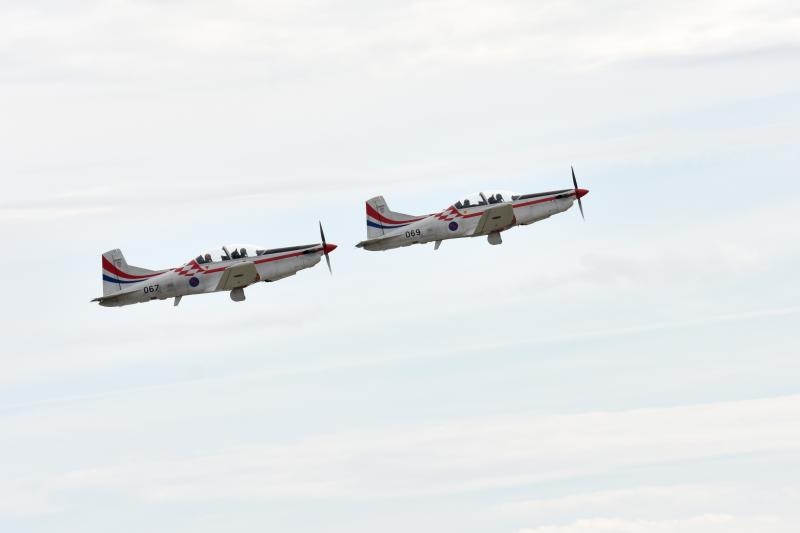 U sklopu Medjunarodne konferencije o gasenju pozara iz zraka (Aerial Firefighting Conference), u zrakoplovnoj bazi HRZ Zemunik odrzala se pokazna vjezba na kojoj su sudjelovali protupozarni avioni i helikopteri iz sastava 93. zrakoplovne baze u Zemuniku, U sklopu Medjunarodne konferencije o gasenju pozara iz zraka (Aerial Firefighting Conference), u zrakoplovnoj bazi HRZ Zemunik odrzala se pokazna vjezba na kojoj su sudjelovali protupozarni avioni i helikopteri iz sastava 93. zrakoplovne baze u Zemuniku,