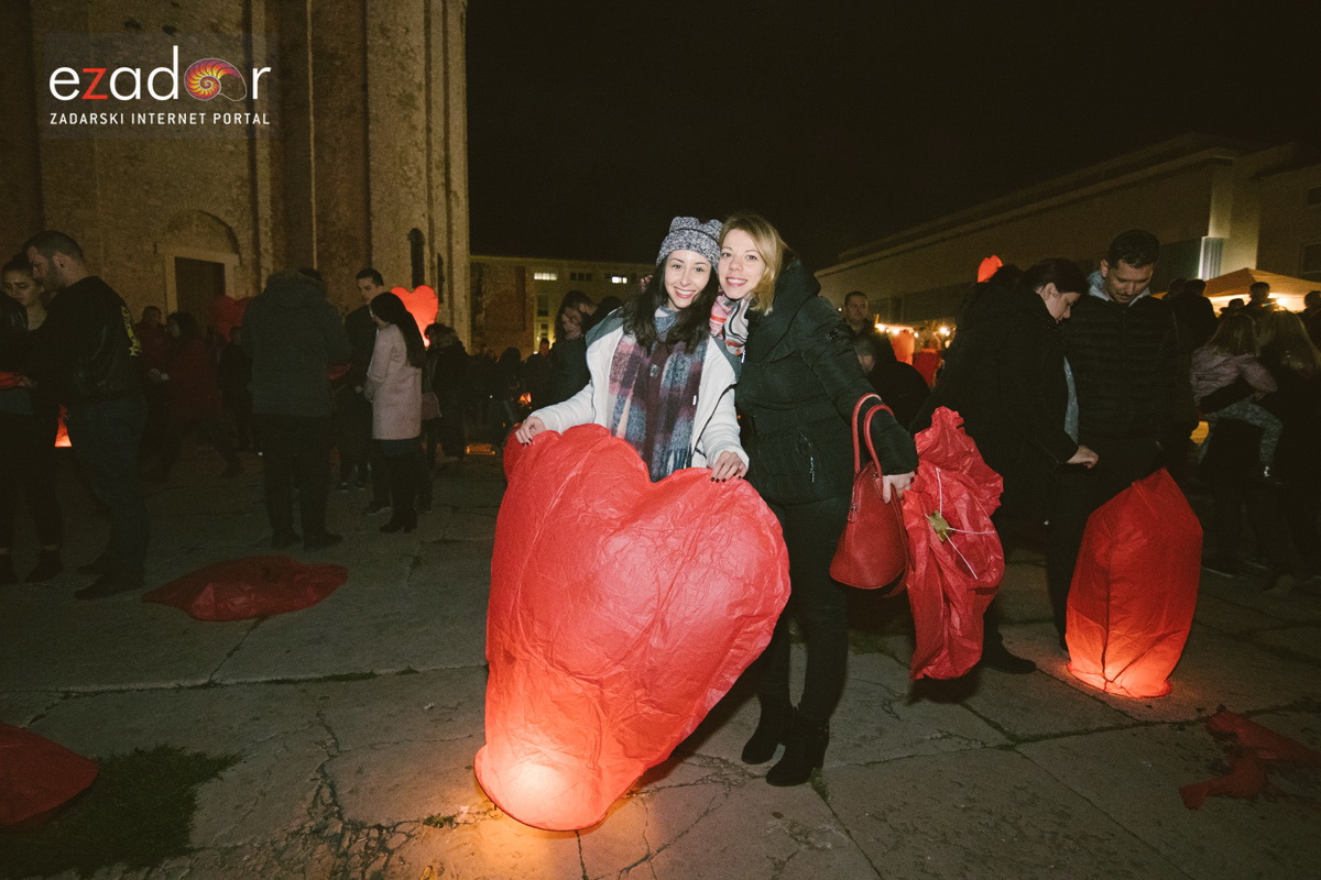 Humanitarni svjetlosni spektakl “Zaželi ljubav 2018.” @ Forum