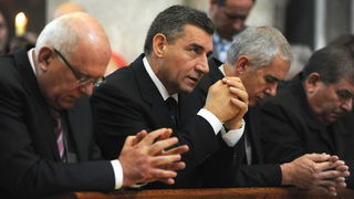 Zadar, 241112.
Obiljezavanje Dana grada Zadra i dolazak generala Ante Gotovine pocasnog gradjanina grada Zadra. General Gotovina na svetoj misi u katedrali Sv. Stosije.
Na slici gradonacelnik Zvonimir Vrancic, Ante Gotovina i zupan Stipe Zrilic.
Foto: L Zadar, 241112.
Obiljezavanje Dana grada Zadra i dolazak generala Ante Gotovine pocasnog gradjanina grada Zadra. General Gotovina na svetoj misi u katedrali Sv. Stosije.
Na slici gradonacelnik Zvonimir Vrancic, Ante Gotovina i zupan Stipe Zrilic.
Foto: L