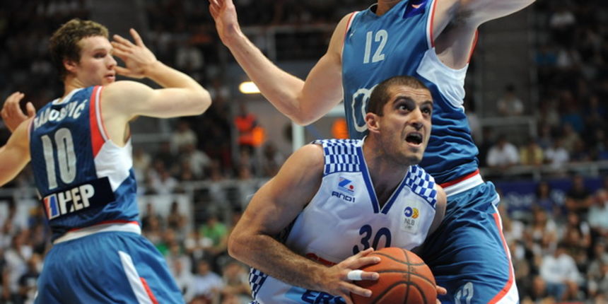 Zadar, 010610.
Dvorana Kresimir Cosic u Zadru. Druga finalna utakmica kosarkaskog prvenstva Hrvatske odigrana izmedju KK Zadar i KK Cibona.
Na slici: igrac Zadra Vedran Morovic.
Foto: Andrija Lucic / CROPIX Zadar, 010610.
Dvorana Kresimir Cosic u Zadru. Druga finalna utakmica kosarkaskog prvenstva Hrvatske odigrana izmedju KK Zadar i KK Cibona.
Na slici: igrac Zadra Vedran Morovic.
Foto: Andrija Lucic / CROPIX