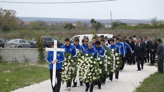 Posljednji ispracaj Hrvoja Custica, Murvica 5. travnja 2008, 12 sati Posljednji ispracaj Hrvoja Custica, Murvica 5. travnja 2008, 12 sati