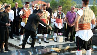 Posljednji ispraćaj Olivera Dragojevića na groblju Sveti Roko u Veloj Luci Posljednji ispraćaj Olivera Dragojevića na groblju Sveti Roko u Veloj Luci