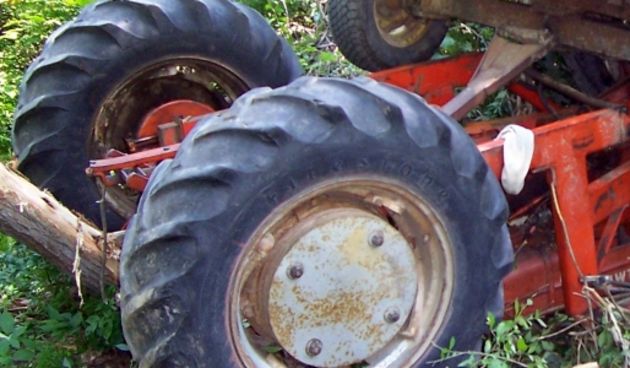 Traktor ( foto index.hr)