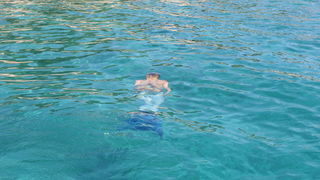 Kod otoka Prvića snimljen spot za pjesmu “Plovim” Tomislava Bralića i klape Intrade!