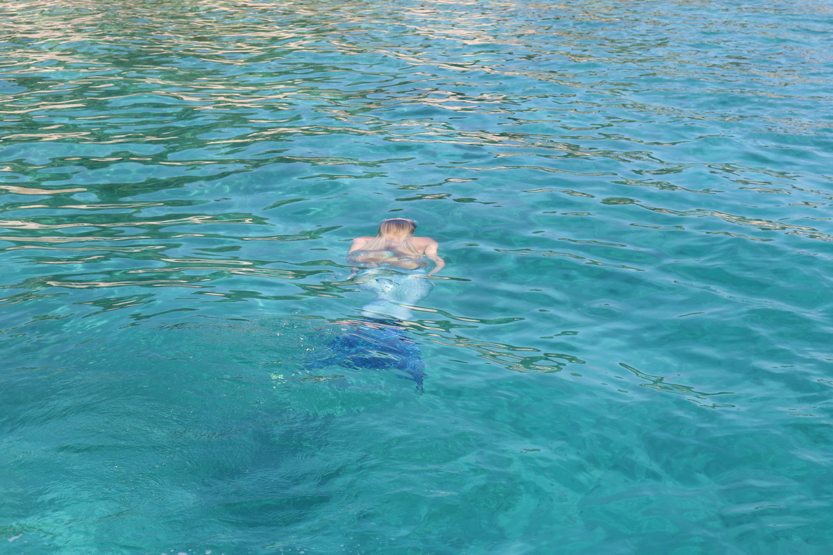 Kod otoka Prvića snimljen spot za pjesmu “Plovim” Tomislava Bralića i klape Intrade!