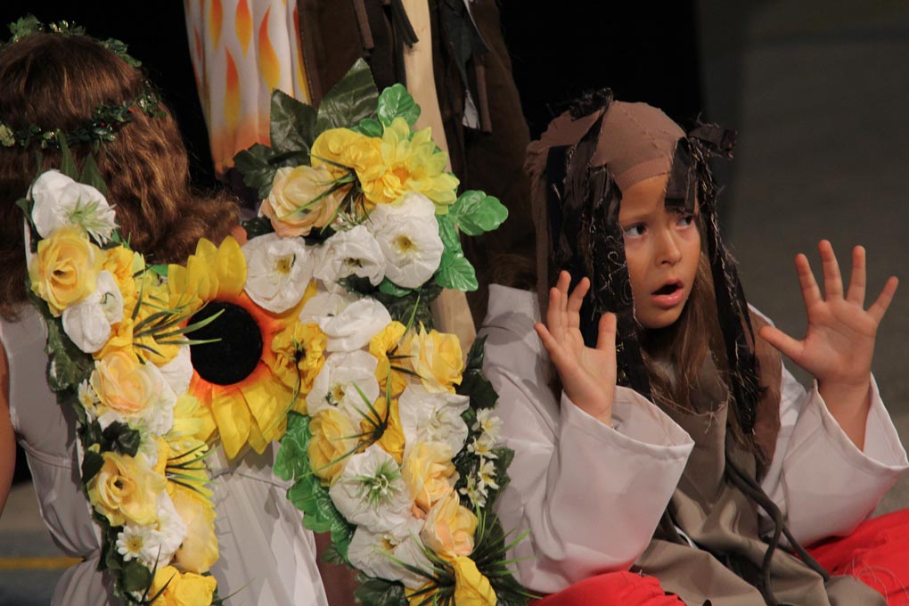 Diklo: “Šuma Striborova” u izvedbi kazališne radionice Donatolina, foto: Iva Perinčić Diklo: “Šuma Striborova” u izvedbi kazališne radionice Donatolina, foto: Iva Perinčić