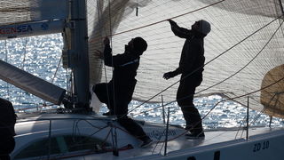 Zadar, 260211.
U Biogradskom akvatoriju se ovoga vikenda odrzava 11. Karnevalska regata. U tri jedrenja natjecati ce se 50-ak brodova.
Na slici: detalj sa subotnjeg jedrenja.
Foto: Vladimir Ivanov / CROPIX Zadar, 260211.
U Biogradskom akvatoriju se ovoga vikenda odrzava 11. Karnevalska regata. U tri jedrenja natjecati ce se 50-ak brodova.
Na slici: detalj sa subotnjeg jedrenja.
Foto: Vladimir Ivanov / CROPIX