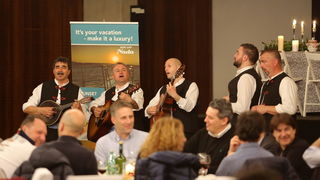 Talijanski agenti i novinari na gala večeri u Arsenalu