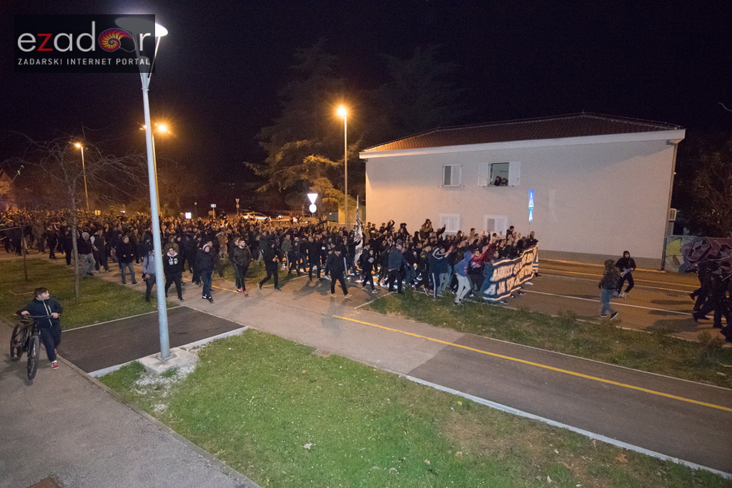 Okupljanje Tornada na Forumu i korteo do Krešinog doma Okupljanje Tornada na Forumu i korteo do Krešinog doma