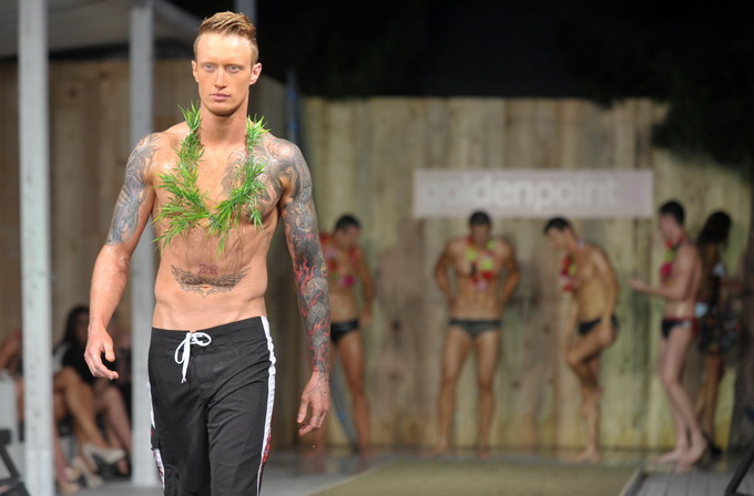 Zagreb, 050612. 
Modna kuca Goldenpoint za sezonu proljece/ljeto 2012. pripremila je zanimljivu kolekciju kupacih kostima. Dio asortimana mogli su vidjeti i zagrebcani na reviji u Gallery-u . Pedesetak modela kostima prezentirali su manekenke i manekeni n