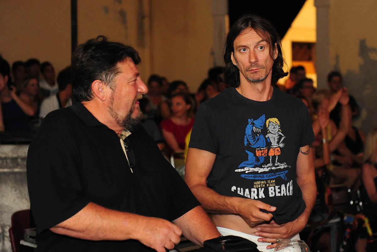 Zadar, 2.8.2013. snimio: Nenad Marčev 

Mario Huljev i
Dino Dvornik tribute band

Jurica Leikauff, klavijature, 
Marko Duvnjak, bubnjar, 
Alen Svetopetrić, bas gitara, 
Zoran Jex Jaeger, gitara,
Ivan Premelč, saksofon.


Dvorište Providurove palače