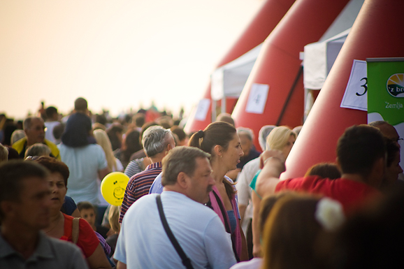 “Kupujmo hrvatsko” i “Vrijedne ruke” (foto:Saša Čuka) “Kupujmo hrvatsko” i “Vrijedne ruke” (foto:Saša Čuka)