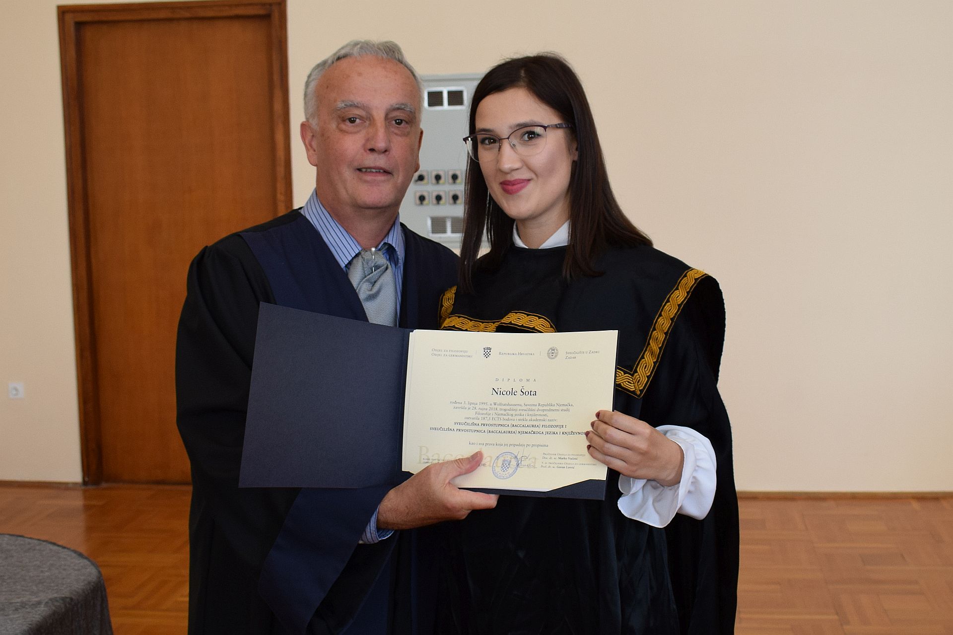 Promocija 11. generacije prvostupnika Odjela za germanistiku j Promocija 11. generacije prvostupnika Odjela za germanistiku j