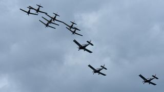 Zadar: Pozdravni prelet povodom 25. godišnjice osnutka i djelovanja eskadrile Zadar: Pozdravni prelet povodom 25. godišnjice osnutka i djelovanja eskadrile